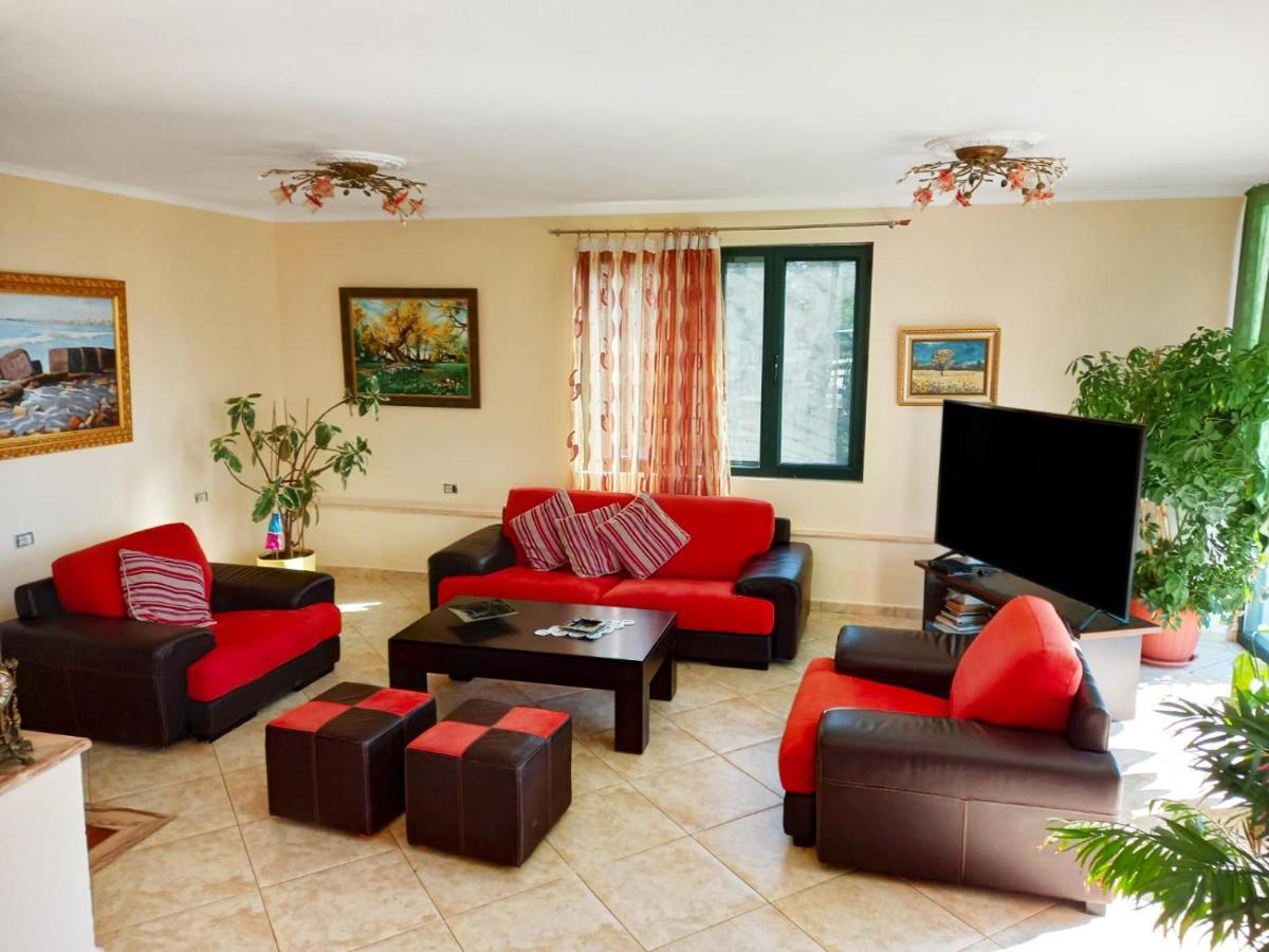 Family Beach Swimming Pool Villa Luanit Trajas Dış mekan fotoğraf
