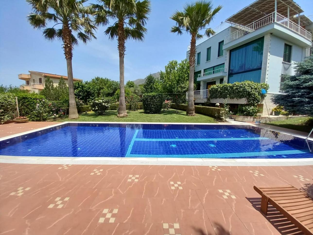 Family Beach Swimming Pool Villa Luanit Trajas Dış mekan fotoğraf
